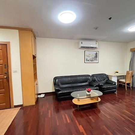Grand Diamond Condo Suites Bangkok Exteriör bild