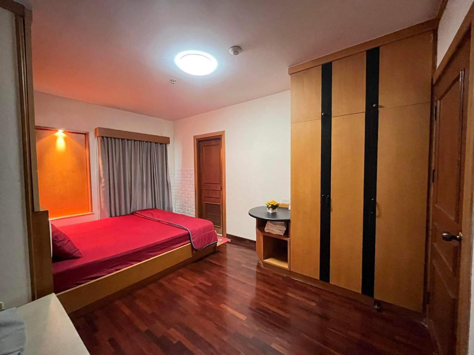Grand Diamond Condo Suites Bangkok Exteriör bild
