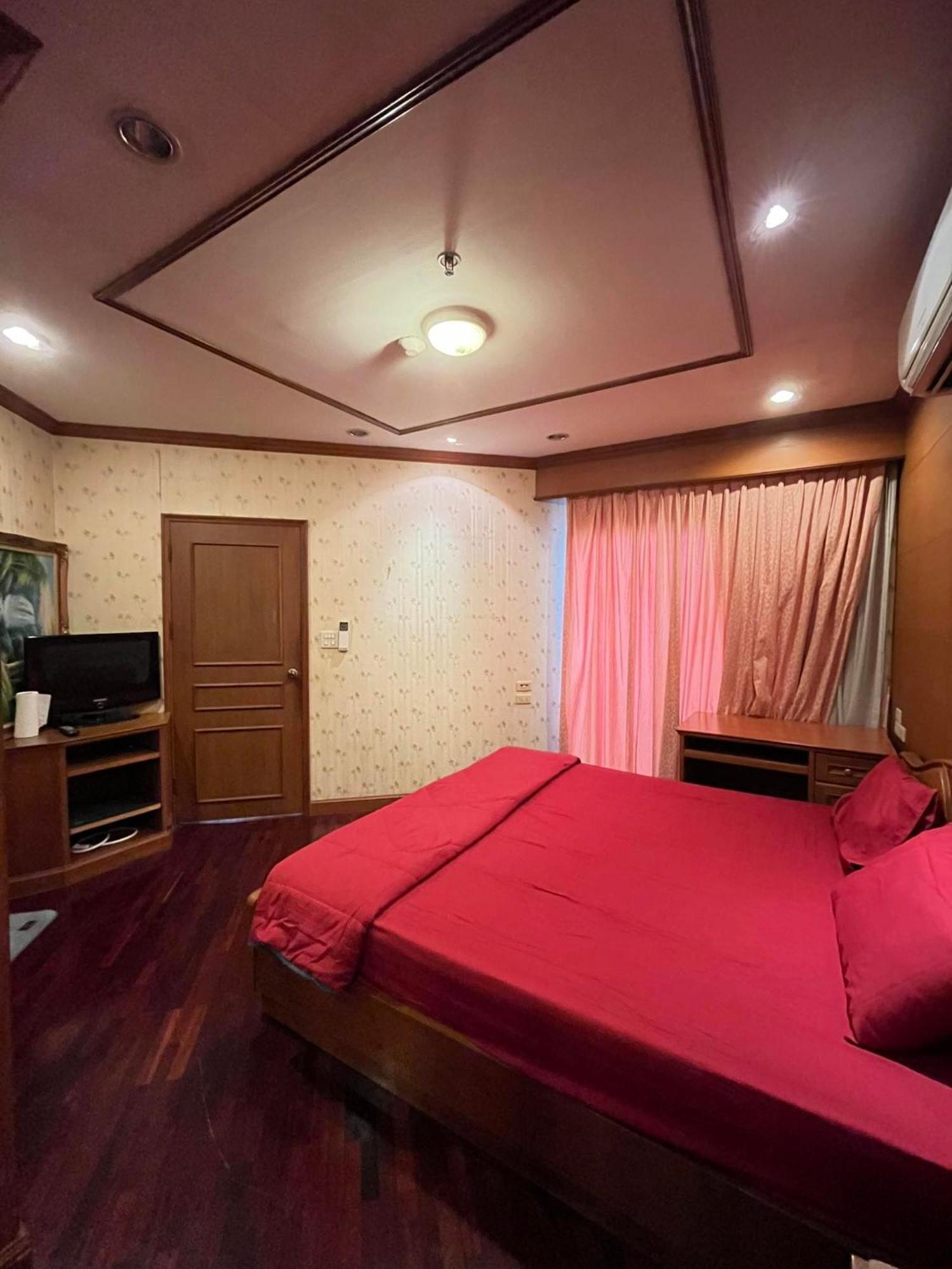 Grand Diamond Condo Suites Bangkok Exteriör bild