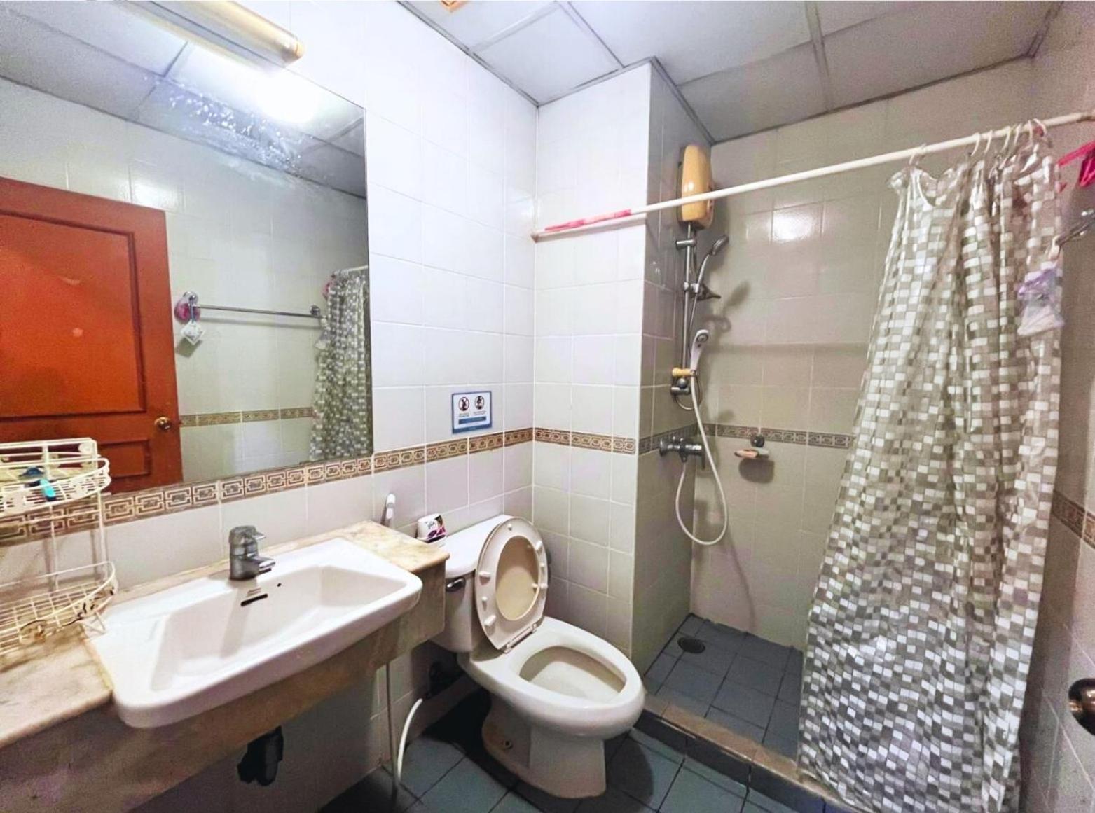 Grand Diamond Condo Suites Bangkok Exteriör bild